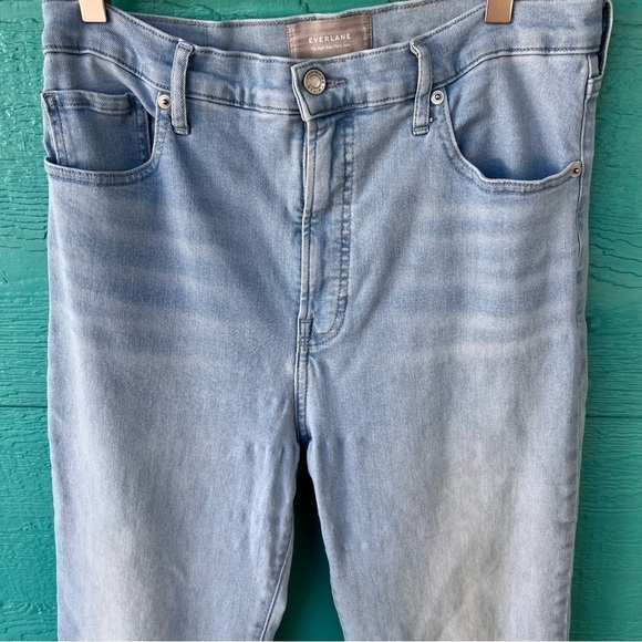 EVERLANE THE HIGH RISE FLARE JEAN IN FOG SIZE 32 - Picture 8 of 13